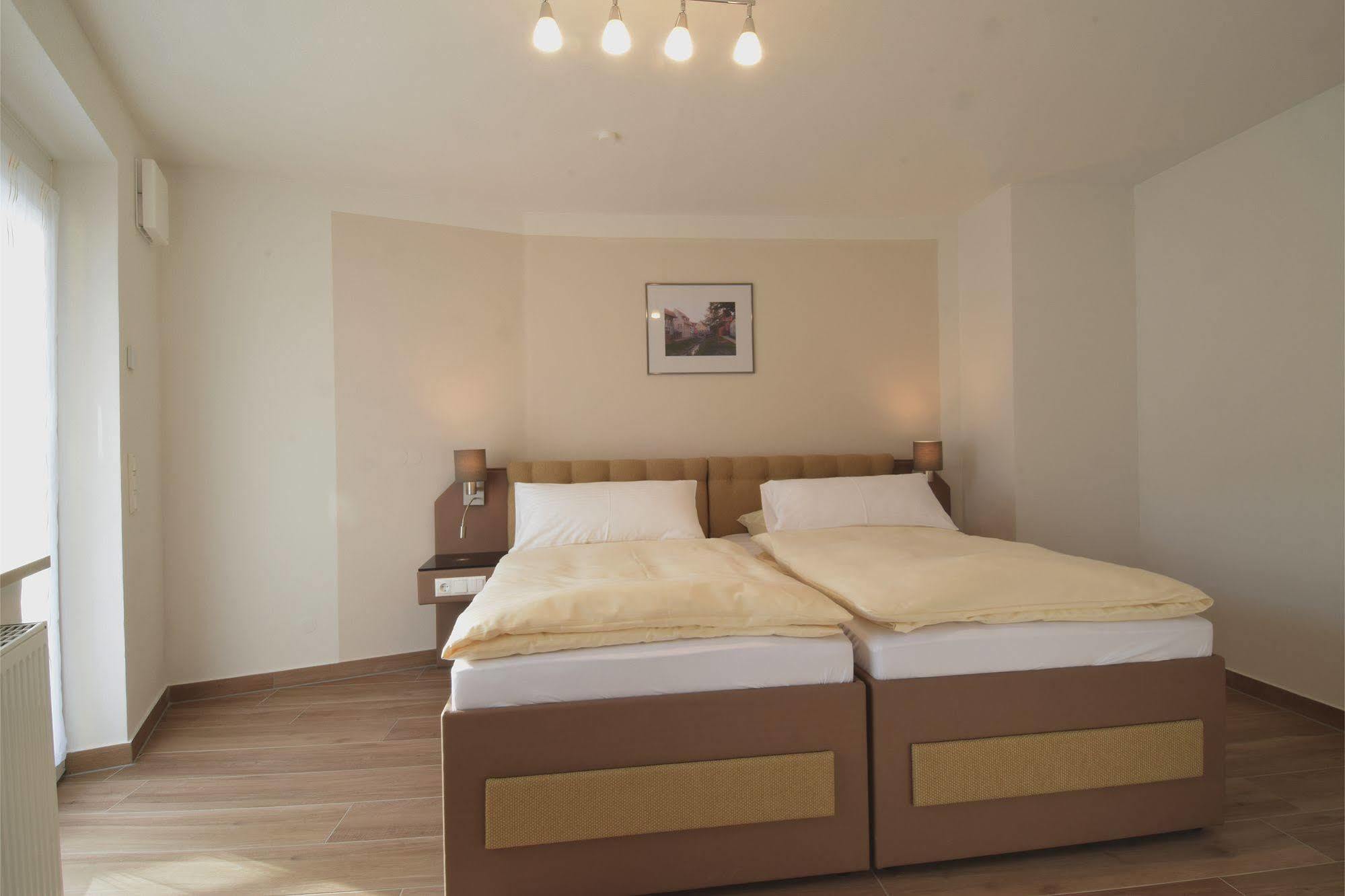 Aparthotel Donaustern Asbach-Bäumenheim Eksteriør bilde